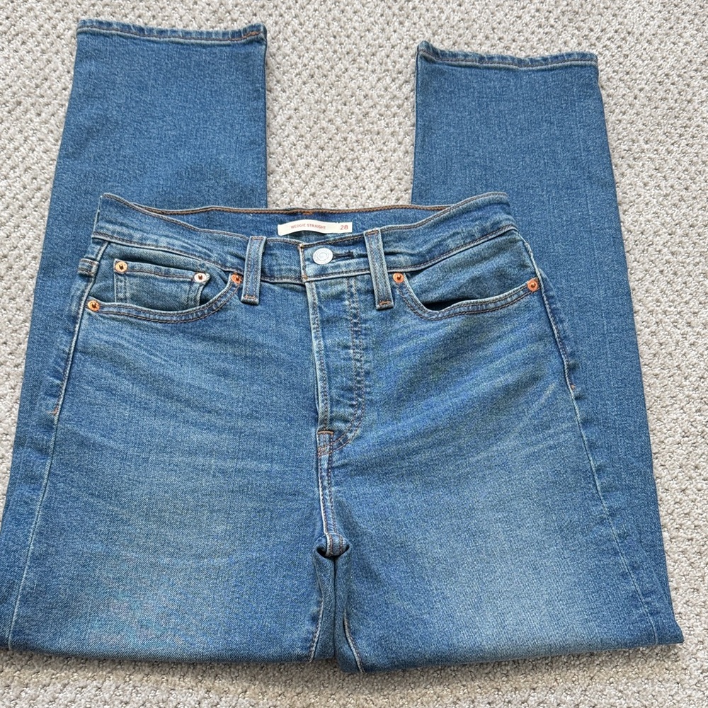 Levi's - Wedgie Straight- NWOT- Size 28 - Picture 2 of 7